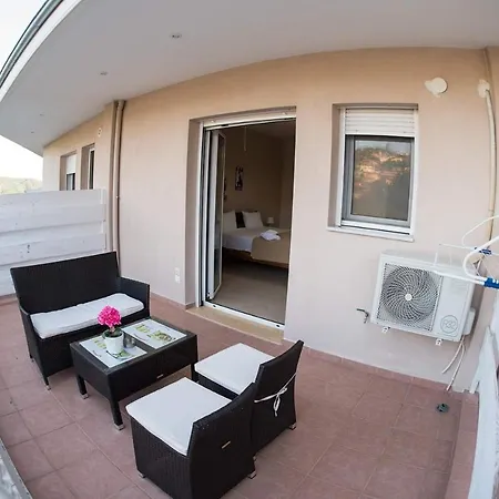 Lägenhet Anamniseis